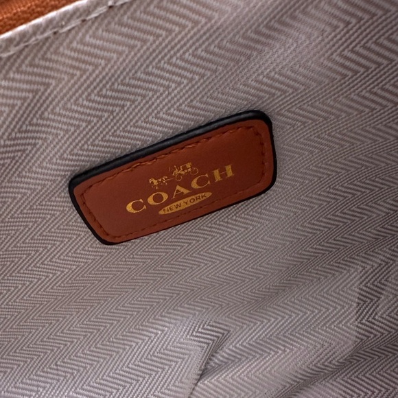 Luxury women brown Crossbody Bag with Gold Accents - Picture 3 of 3